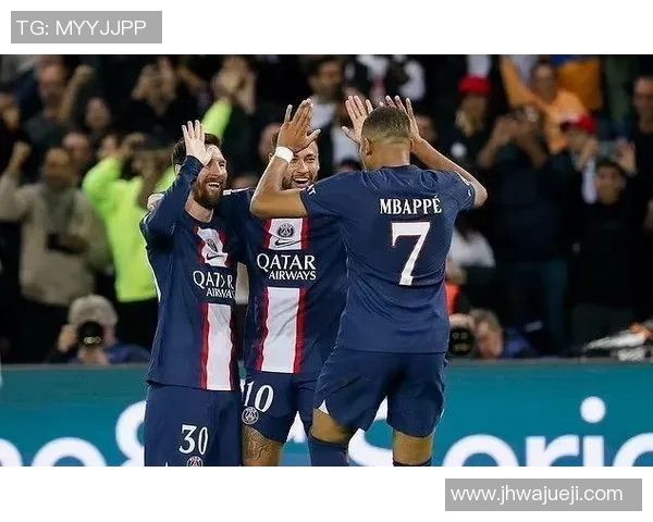 法甲冠军巴黎圣日耳曼领跑积分榜，里昂及南特全队阵容齐整备战盼翻盘