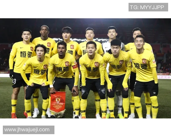 广州恒大勇夺亚冠冠军,开启中国足球新篇章,国内球迷狂欢不已 广州恒大勇夺亚冠冠军,开启中国足球新篇章,国内球迷狂欢不已