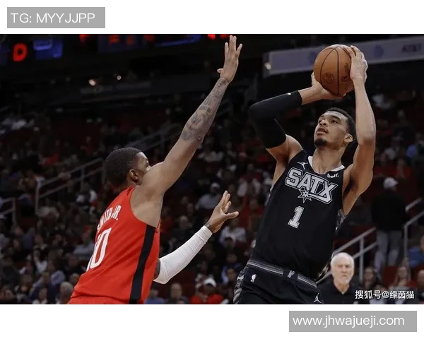 火箭队客场击败马刺队，连胜势头强劲