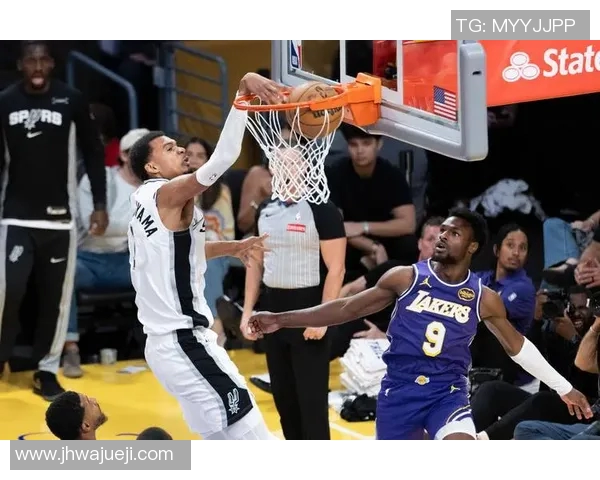 马刺队击败中国男篮，双方互相切磋新赛季策略